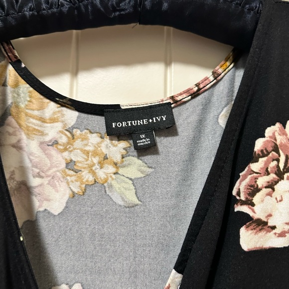 High low dress worn twice. Ties on side. Looks great on! - Picture 3 of 4